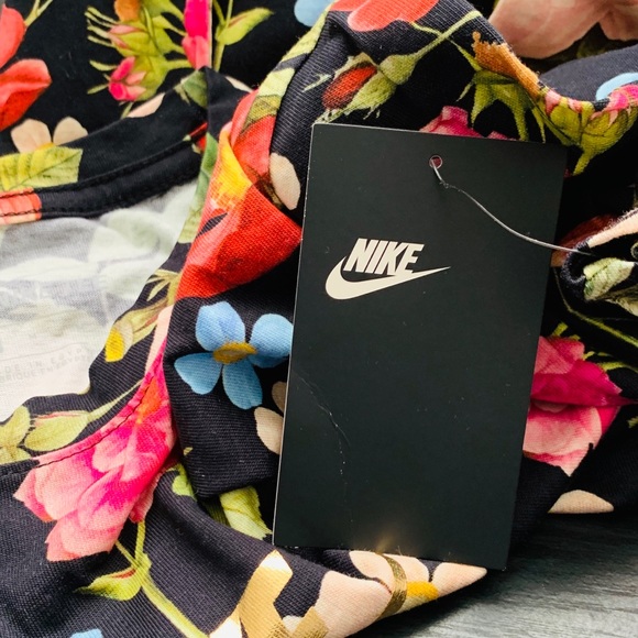 Women’s floral Air Force 1’s Size 8 NWT - Picture 8 of 8